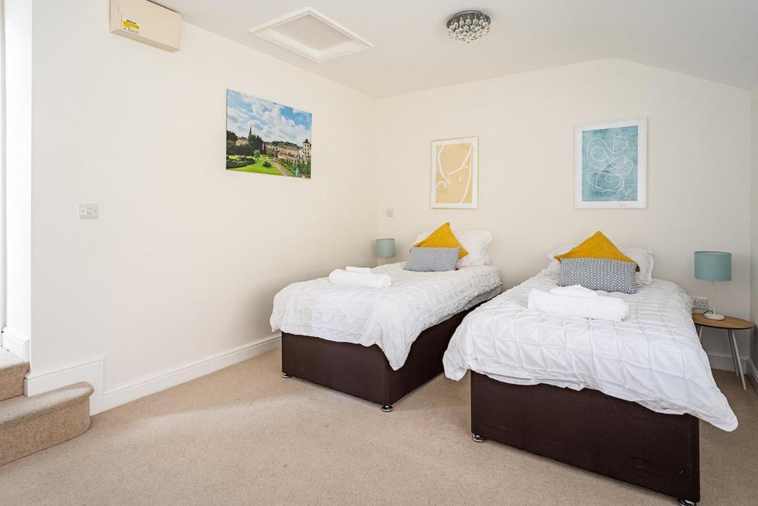 Spacious 2 Bedroom House With Stunning Views Bath Buitenkant foto
